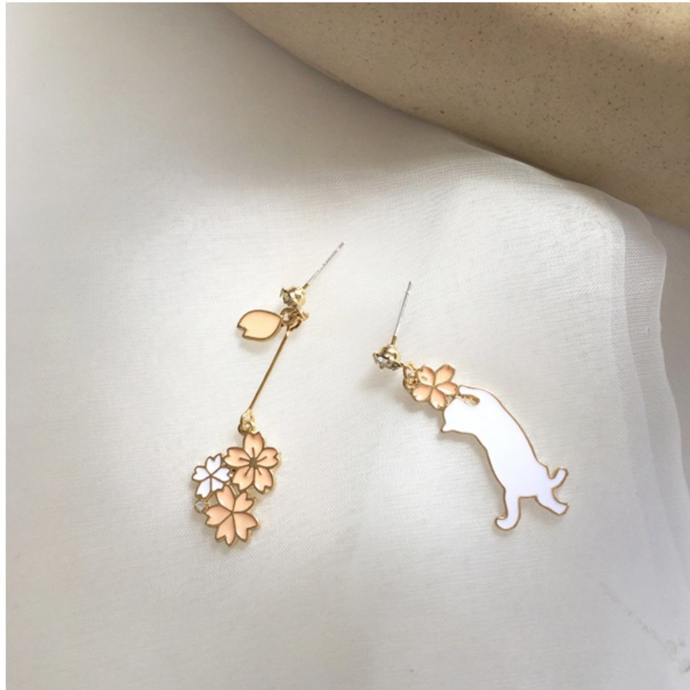 💙Kitty Cat Sakura Flower Drop Earrings - Picture 6 of 10